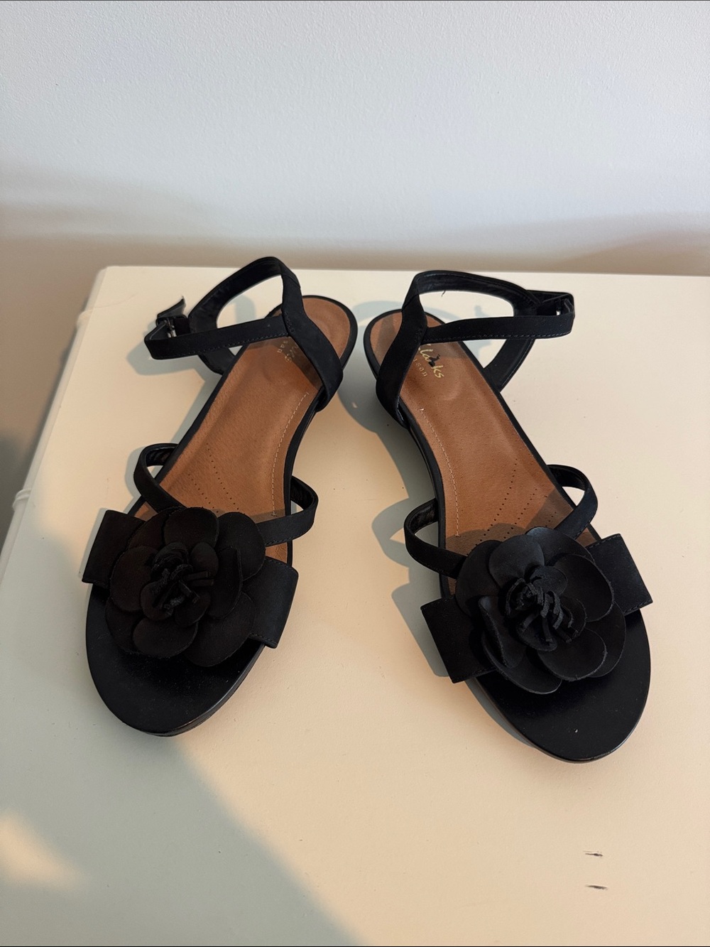 Clark’s Black Floral Ankle-Strap Women's wedge Sandals